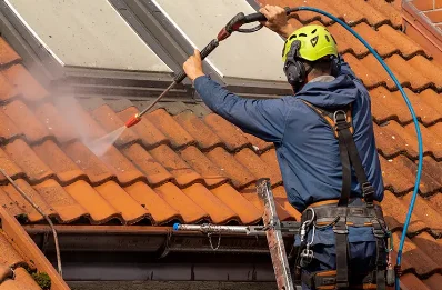 Démoussage et hydrofuge de toiture à Huriel